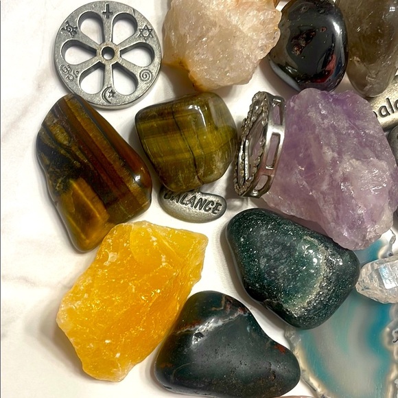 Natural Crystal and Rock Assorted Healing Set - Picture 5 of 7